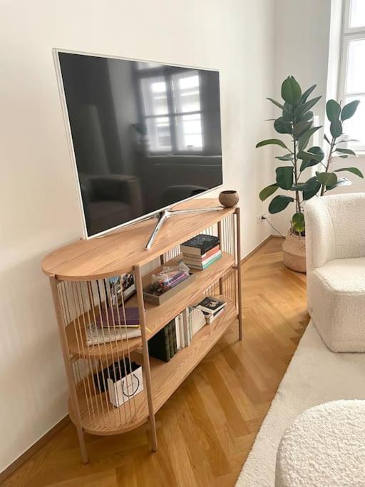 Apartament 1010 *