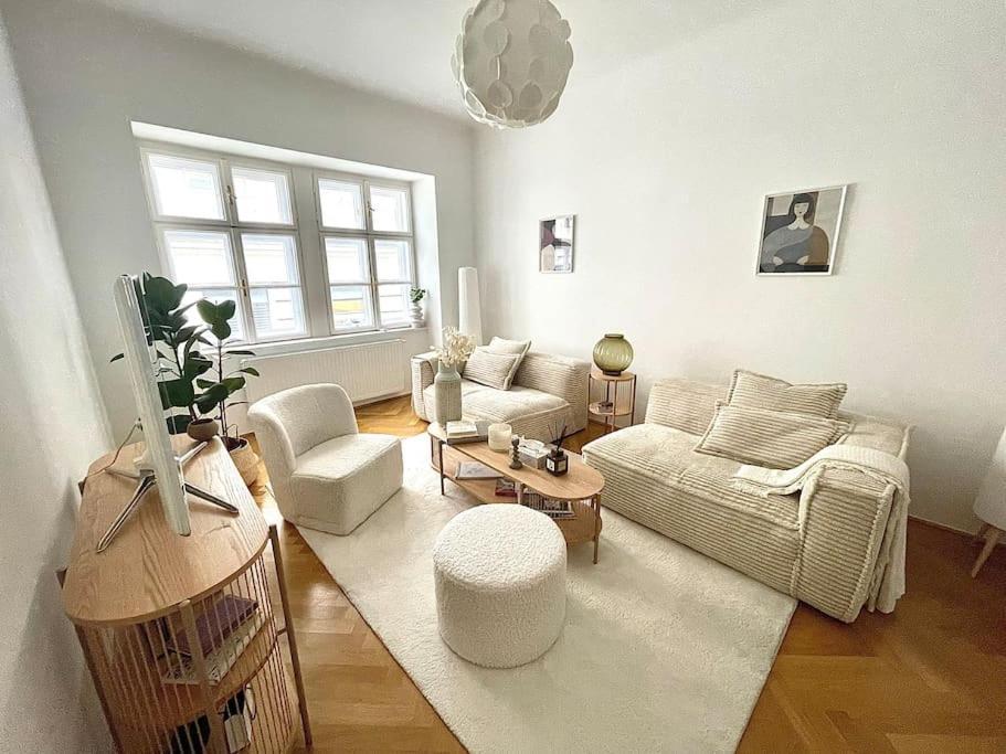 Apartament 1010 *